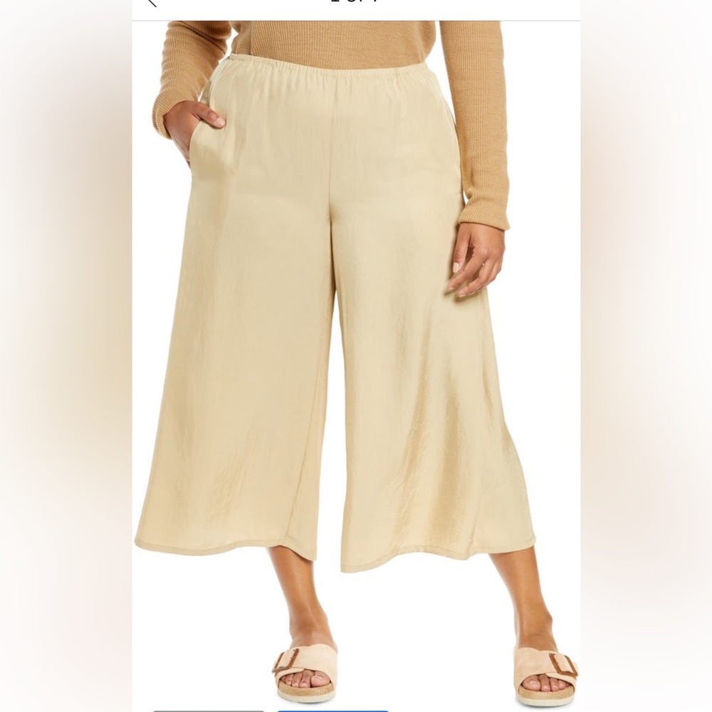 Vince beach, super soft silk like pants size 2X Gold color. Great material!